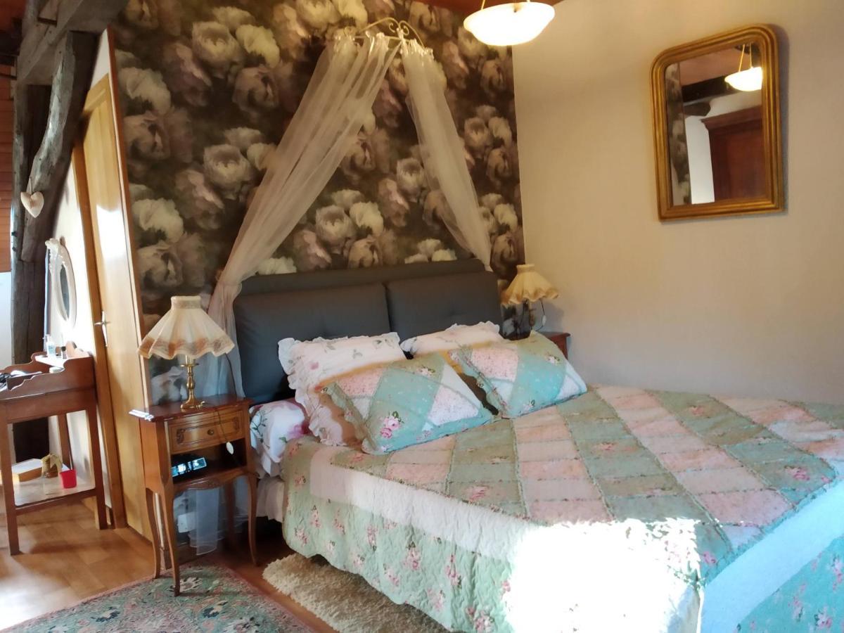 Bed and Breakfast La Longere Des Gillettes Bézenet Exterior foto