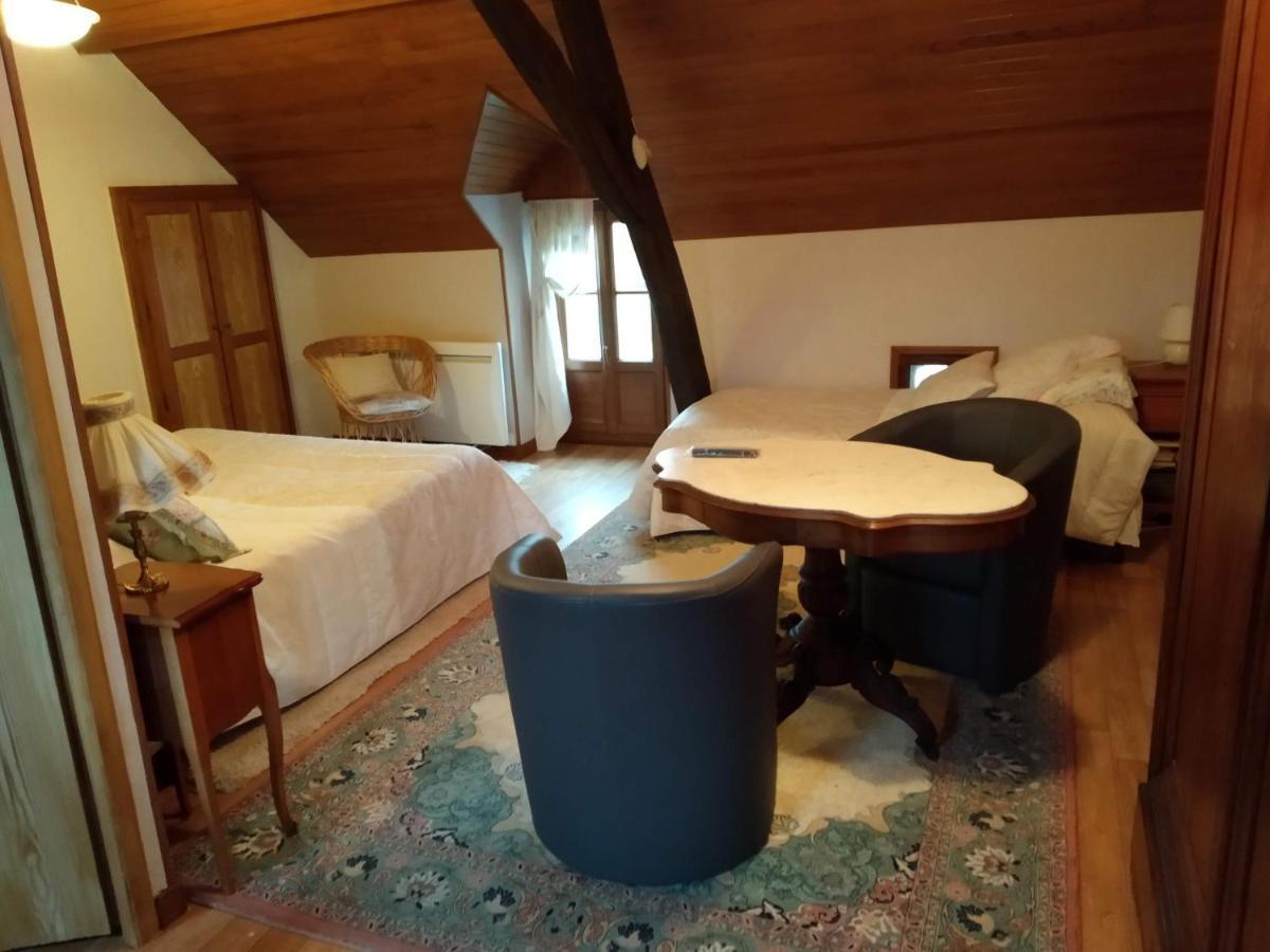 Bed and Breakfast La Longere Des Gillettes Bézenet Exterior foto