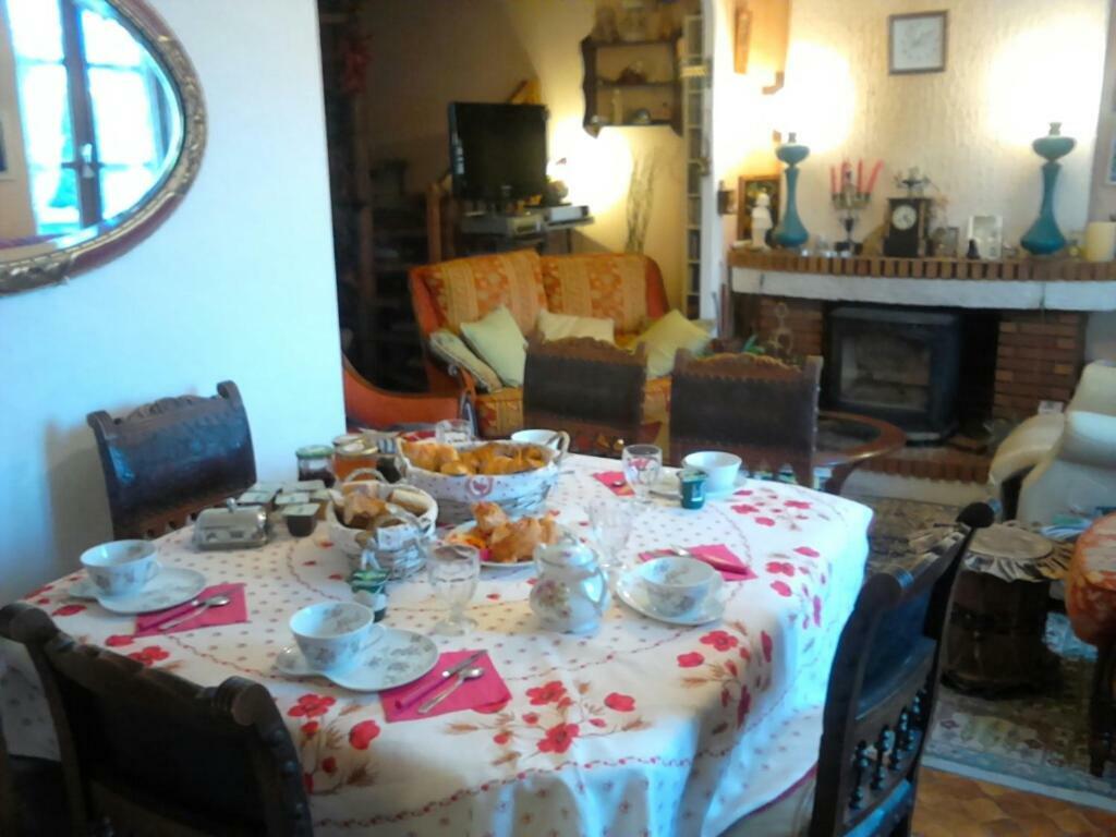 Bed and Breakfast La Longere Des Gillettes Bézenet Exterior foto